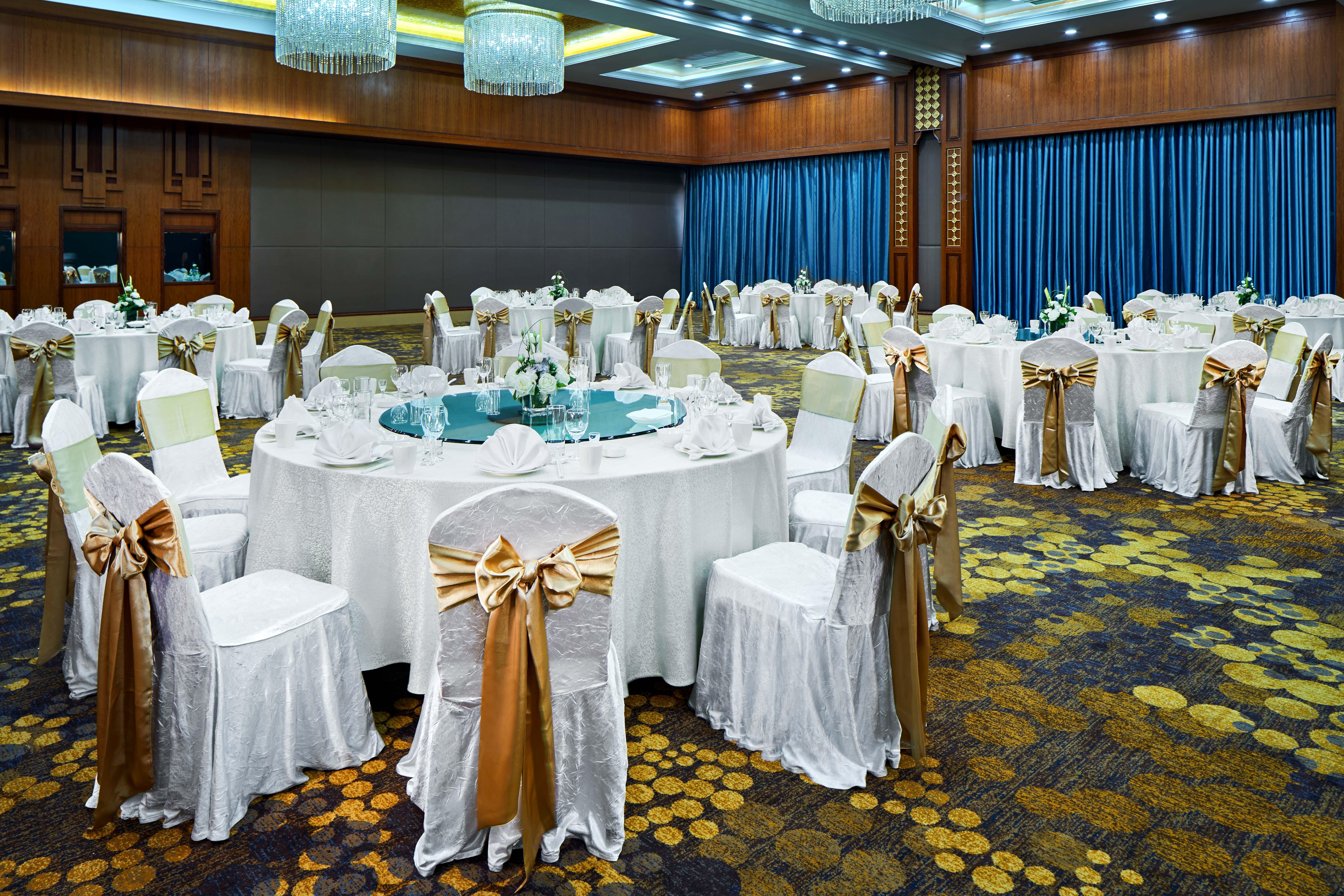 คราวน์ พลาซา ออร์ดอส Hotel ภายนอก รูปภาพ